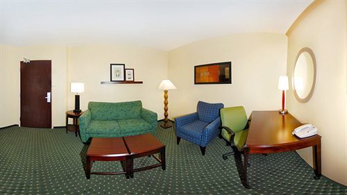 Springhill Frederick 3*